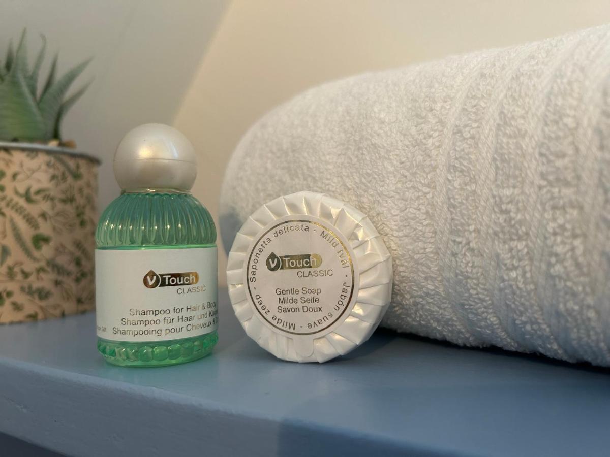 Demeure Du Vallon - Chambres D'Hotes De Charme Azerat 外观 照片