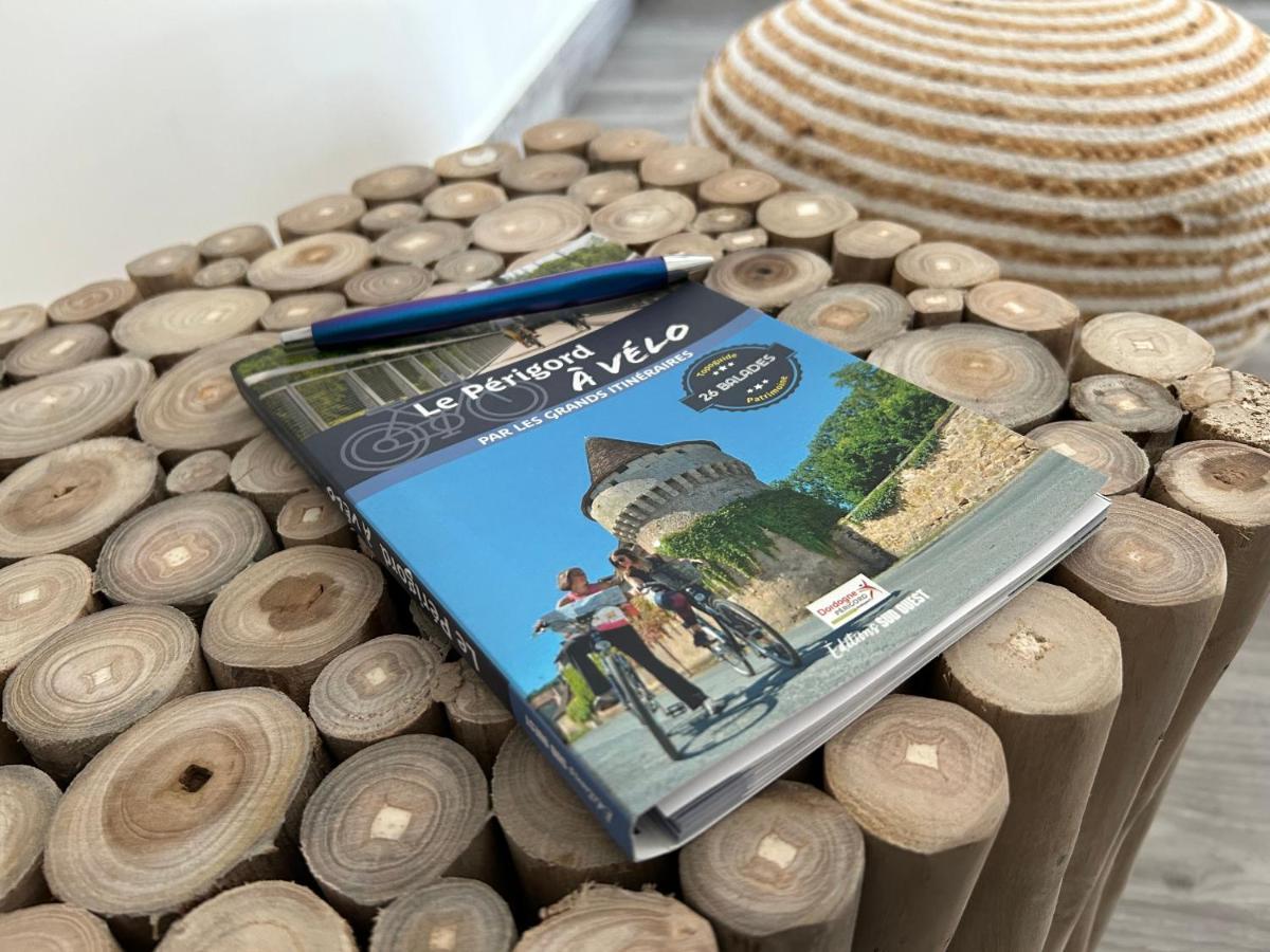 Demeure Du Vallon - Chambres D'Hotes De Charme Azerat 外观 照片
