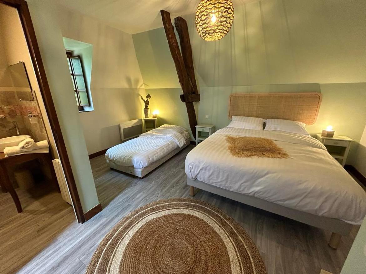 Demeure Du Vallon - Chambres D'Hotes De Charme Azerat 外观 照片