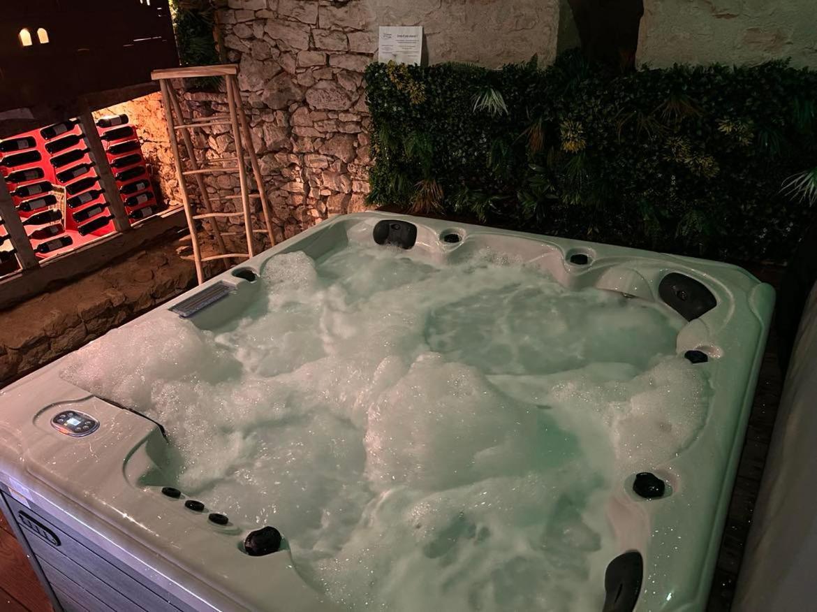 Demeure Du Vallon - Chambres D'Hotes De Charme Azerat 外观 照片