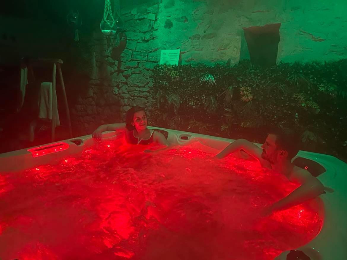 Demeure Du Vallon - Chambres D'Hotes De Charme Azerat 外观 照片
