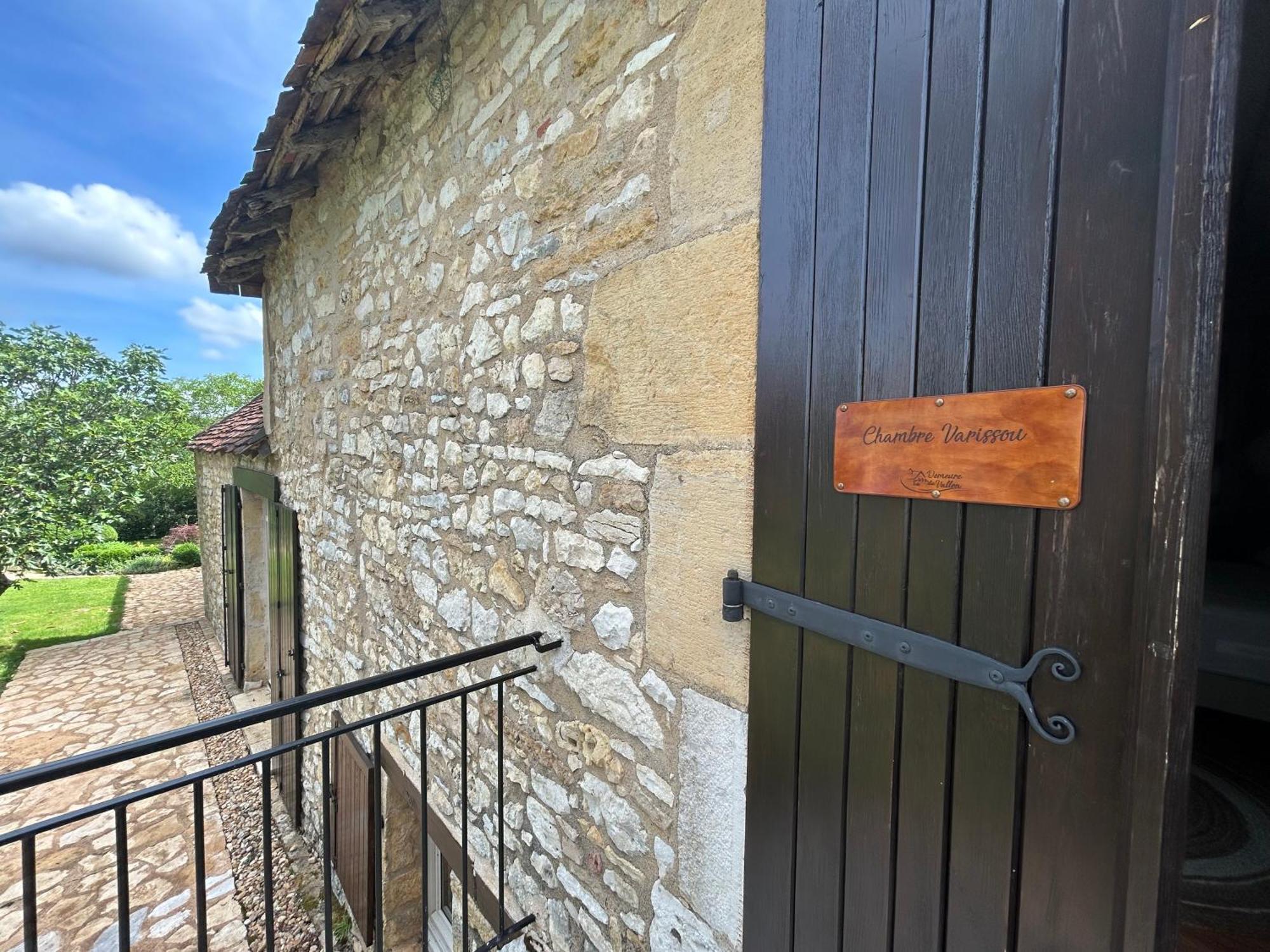 Demeure Du Vallon - Chambres D'Hotes De Charme Azerat 外观 照片